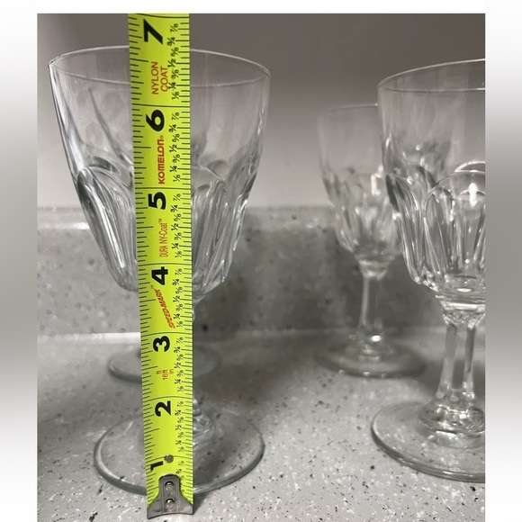 Cristal D’Arques Durand Petale Wine Glasses - Picture 4 of 5